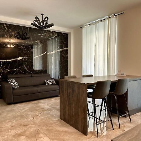 Magic Place Bergamo! Classy Apartment In The Heart Of The City Kültér fotó