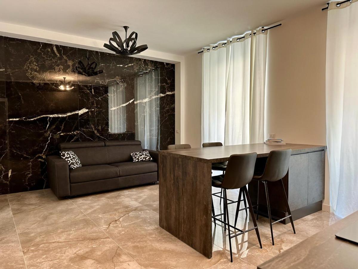 Magic Place Bergamo! Classy Apartment In The Heart Of The City Kültér fotó